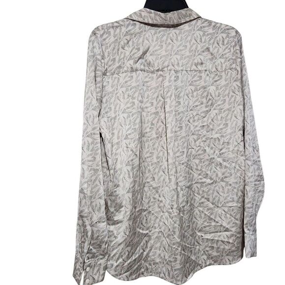 HM silky shirt Size Medium Hidden Buttons Long sleeve Lightweight - Picture 8 of 14